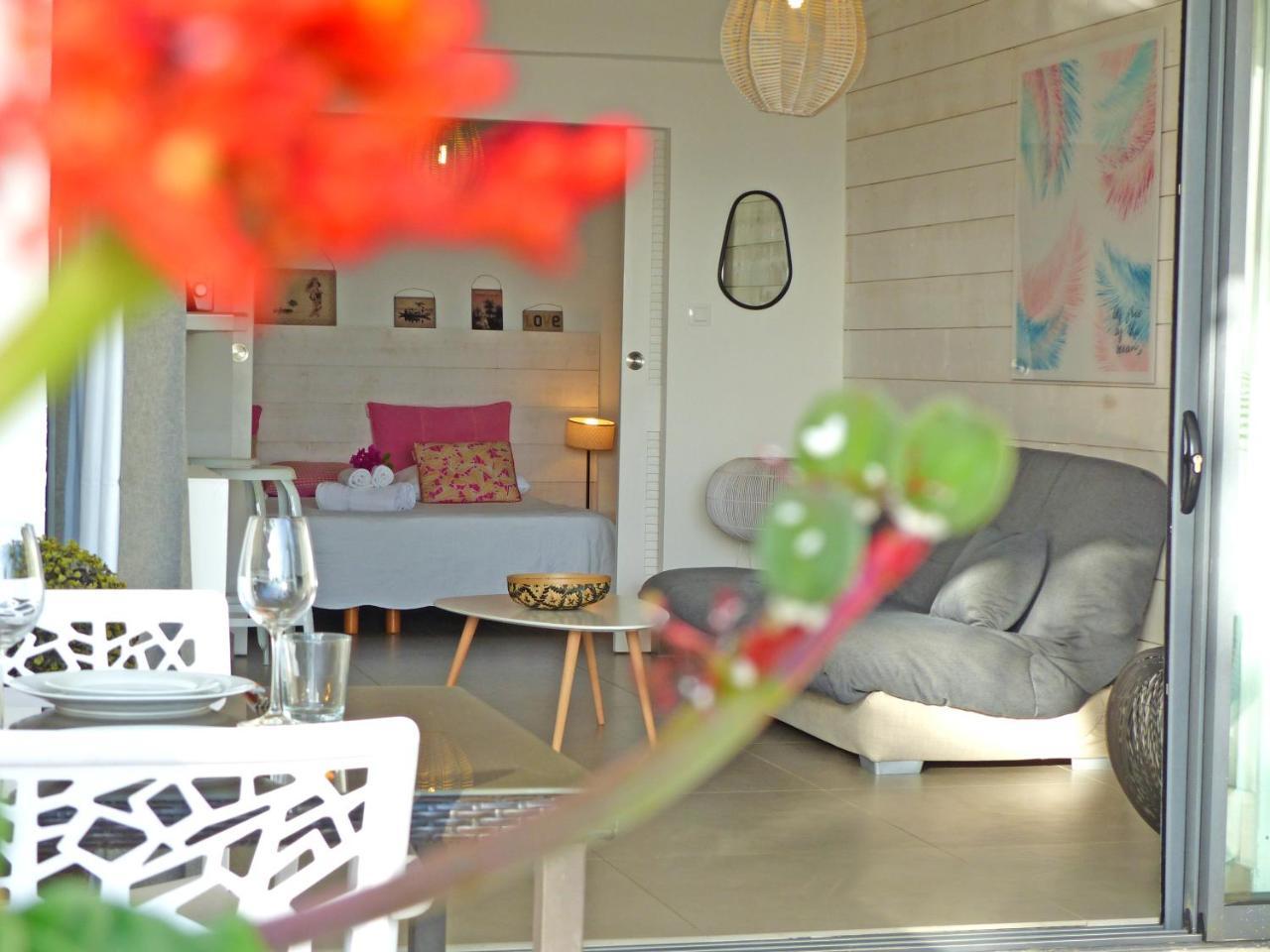 LA BOHEME, résidence de 5 appartements avec piscine, vue océan, Petite Ile Exterior foto