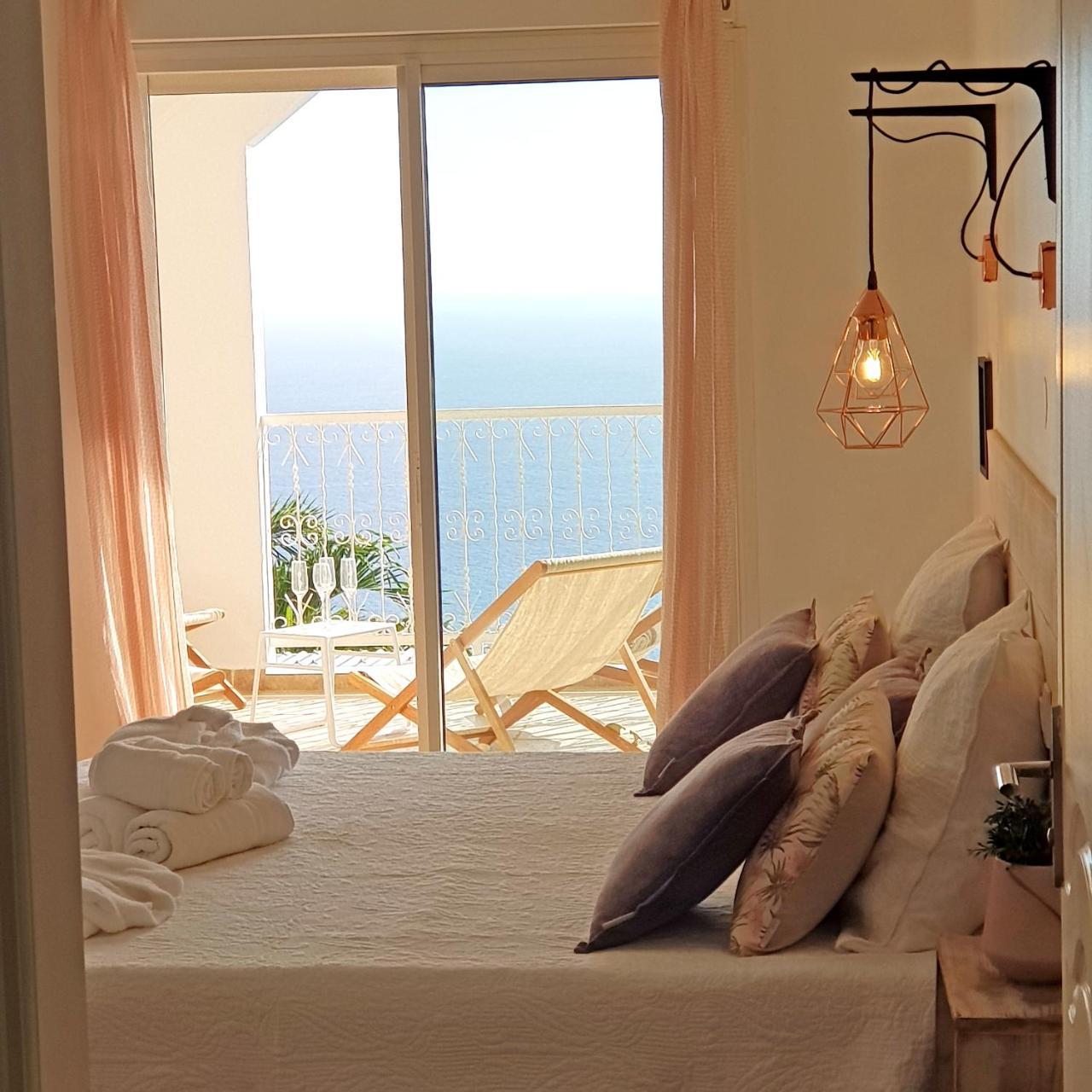 LA BOHEME, résidence de 5 appartements avec piscine, vue océan, Petite Ile Exterior foto