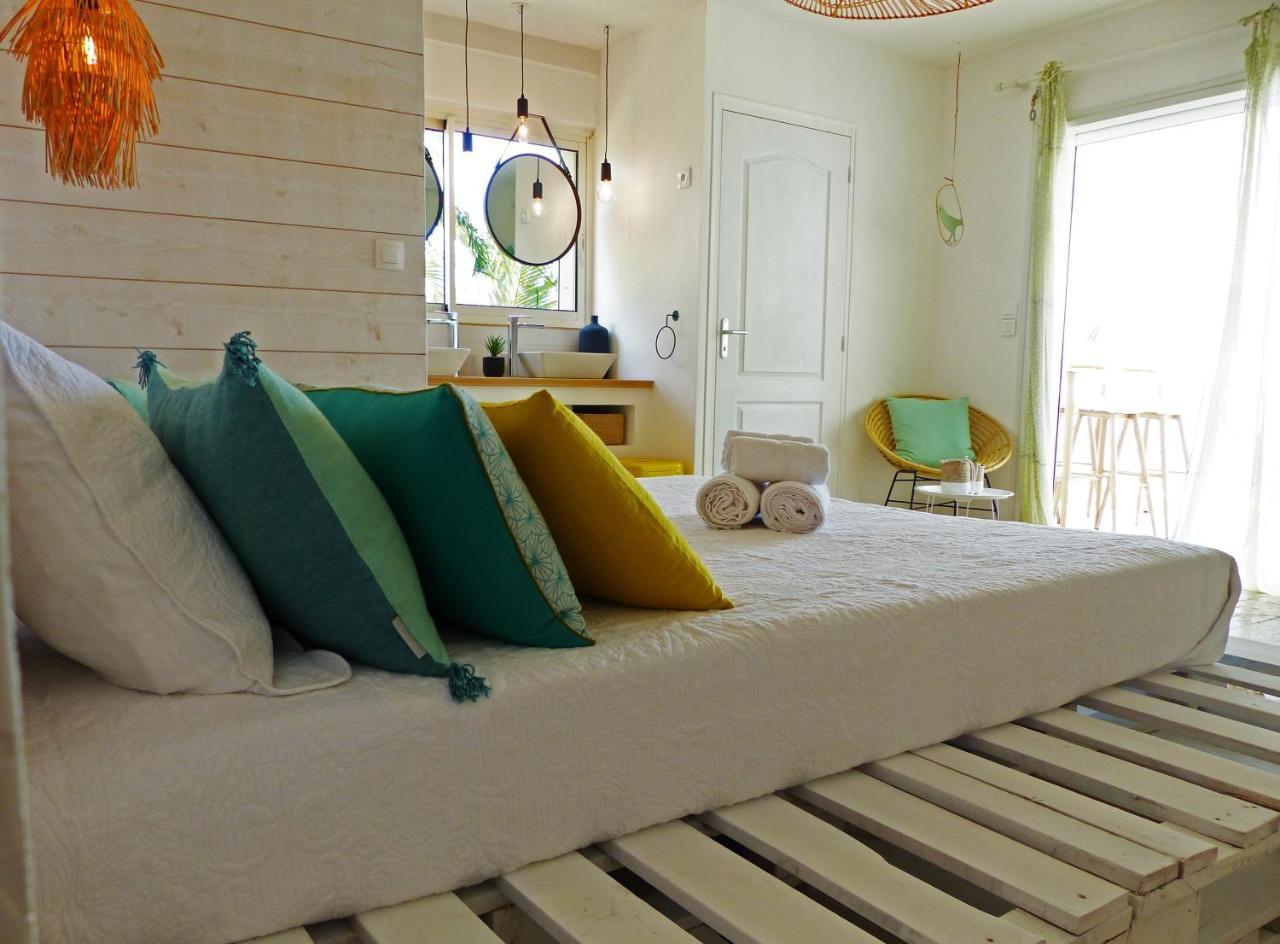 LA BOHEME, résidence de 5 appartements avec piscine, vue océan, Petite Ile Exterior foto