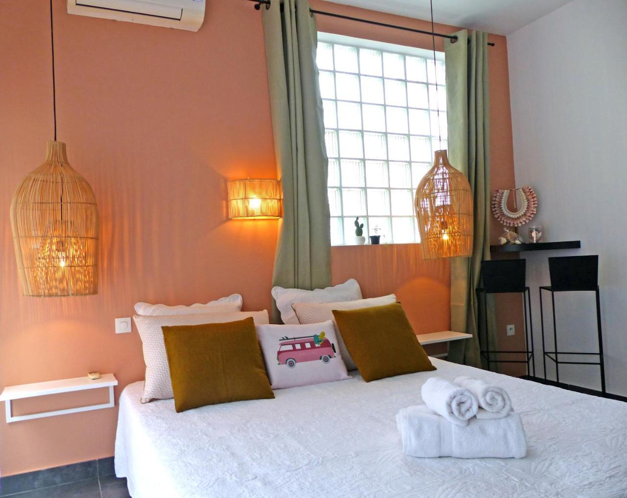 LA BOHEME, résidence de 5 appartements avec piscine, vue océan, Petite Ile Exterior foto