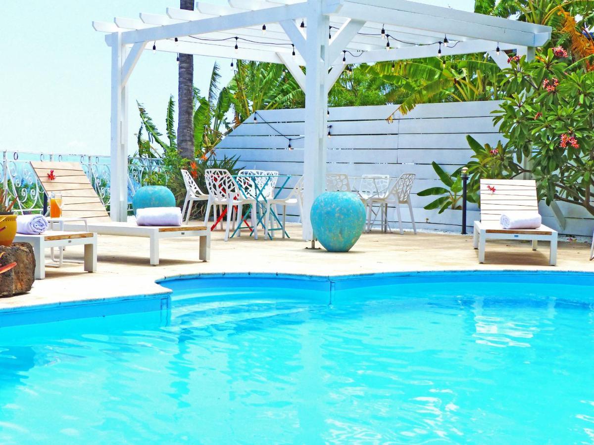 LA BOHEME, résidence de 5 appartements avec piscine, vue océan, Petite Ile Exterior foto